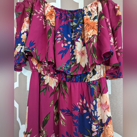 Maternity Dress - Picture 3 of 6